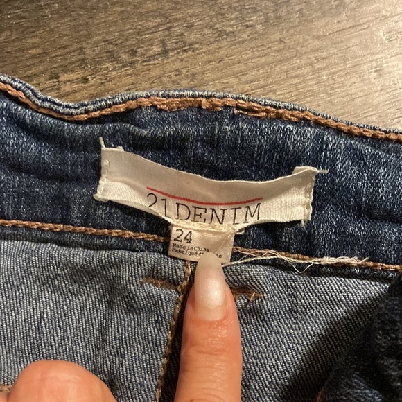 Jean Shorts - Picture 4 of 4